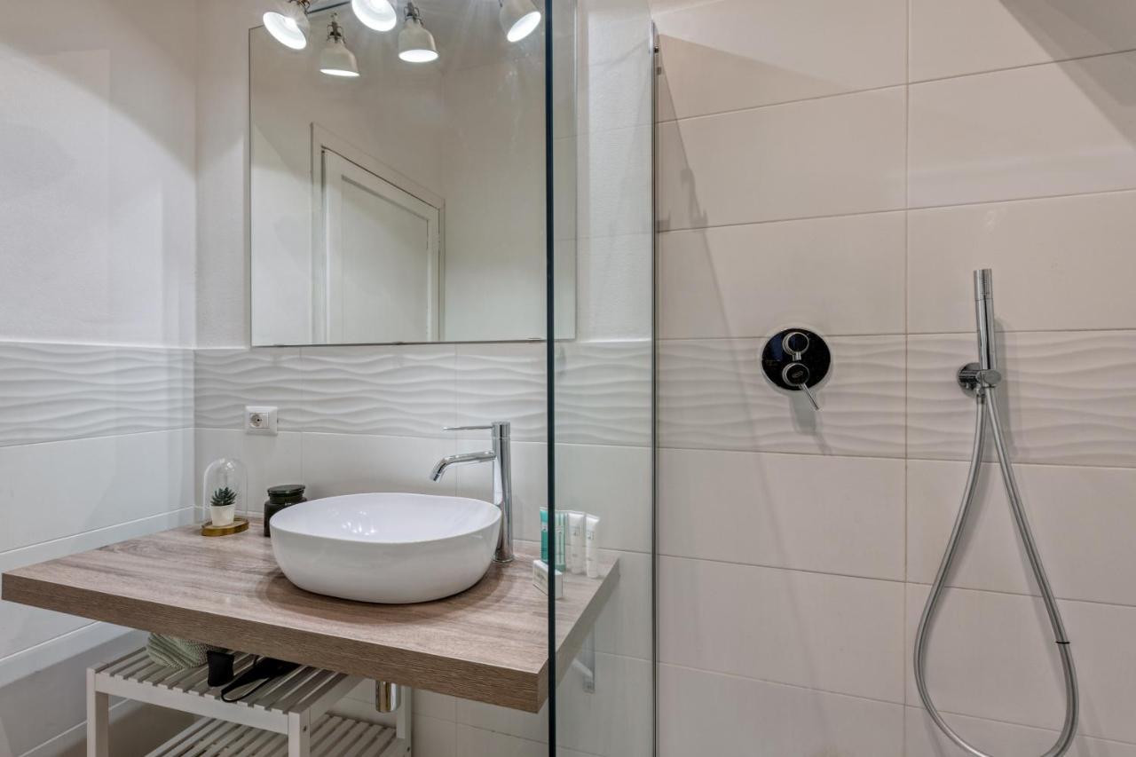 Sweett - Solari Apartment Милано Екстериор снимка
